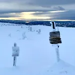 Lys Og Moderne Rett Ved Skiloypa Pa - Kort Vei Til Sjusjoen, Lillehammer Og Hafjell - Dyr Ikke Tillatt Nordseter